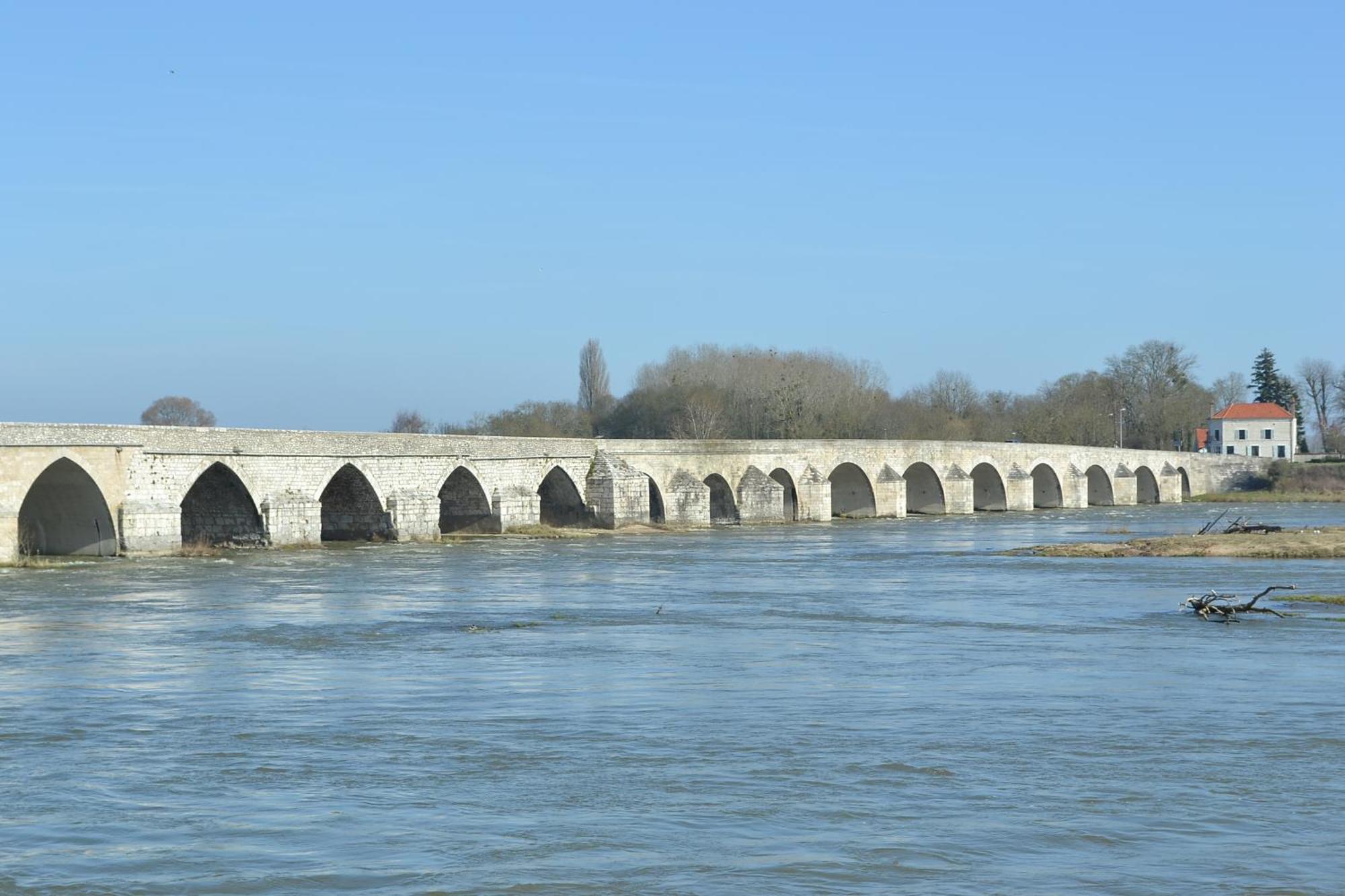 B&B Chez Sylvain Beaugency Exterior photo